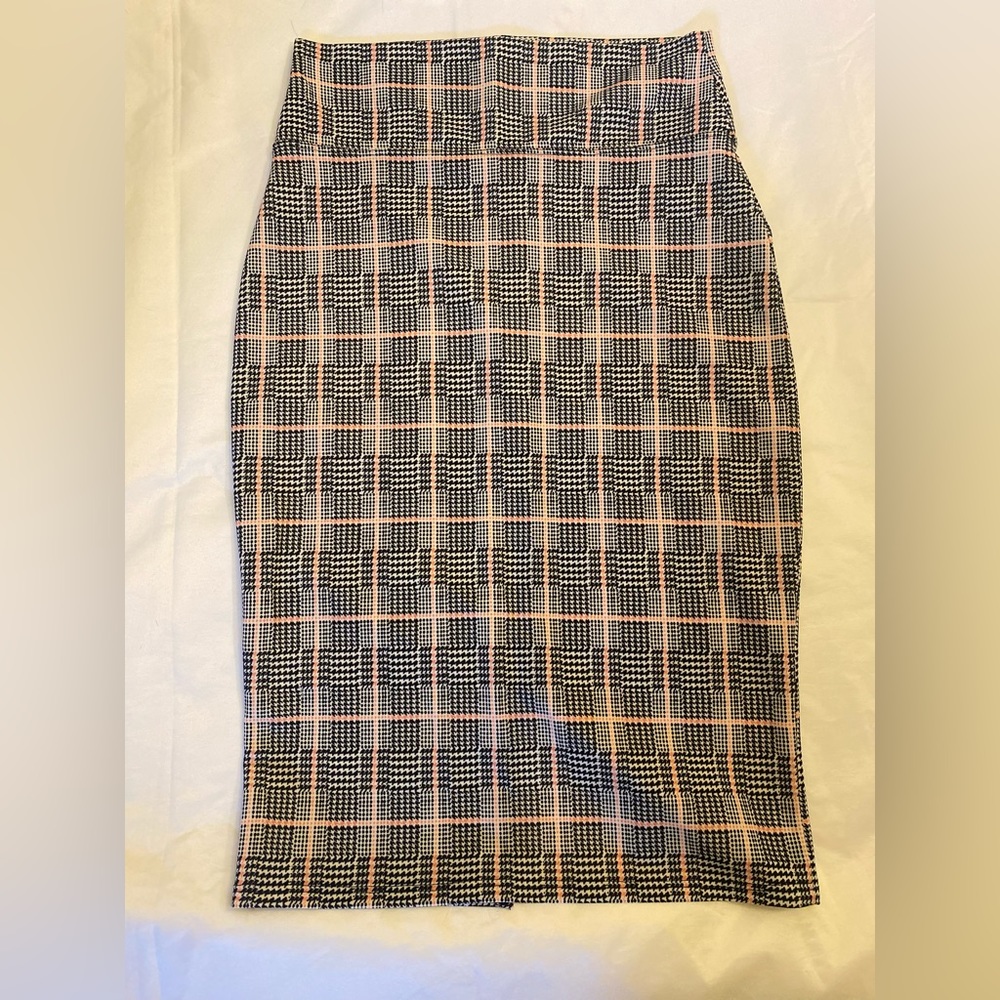 Hybrid & Company Plaid Women’s.